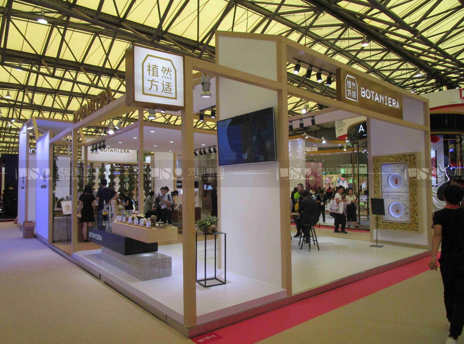 植然方適-美容展展臺設計案例