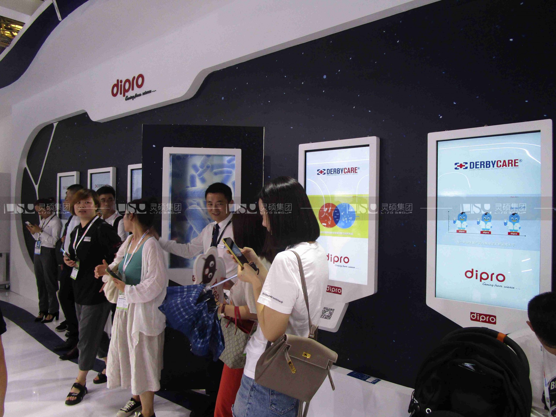 德貝康愛- CBME孕嬰童展展臺設(shè)計案例