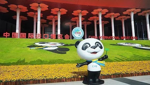 靈碩累計(jì)服務(wù)上海展會(huì)客戶100+家，本屆CIIE服務(wù)面積近7000平！傾力為客戶打造完美展臺(tái)，敬請期待