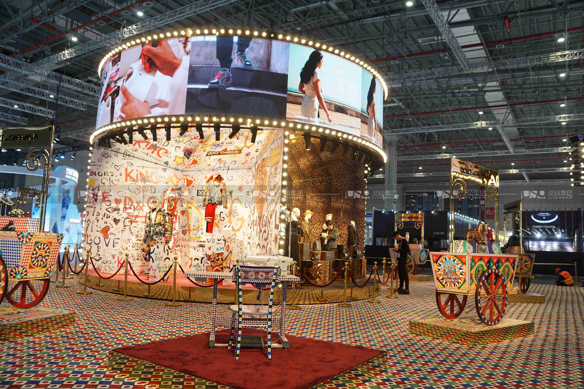 杜嘉班納-2019年上海展會(huì)展臺(tái)設(shè)計(jì)案例