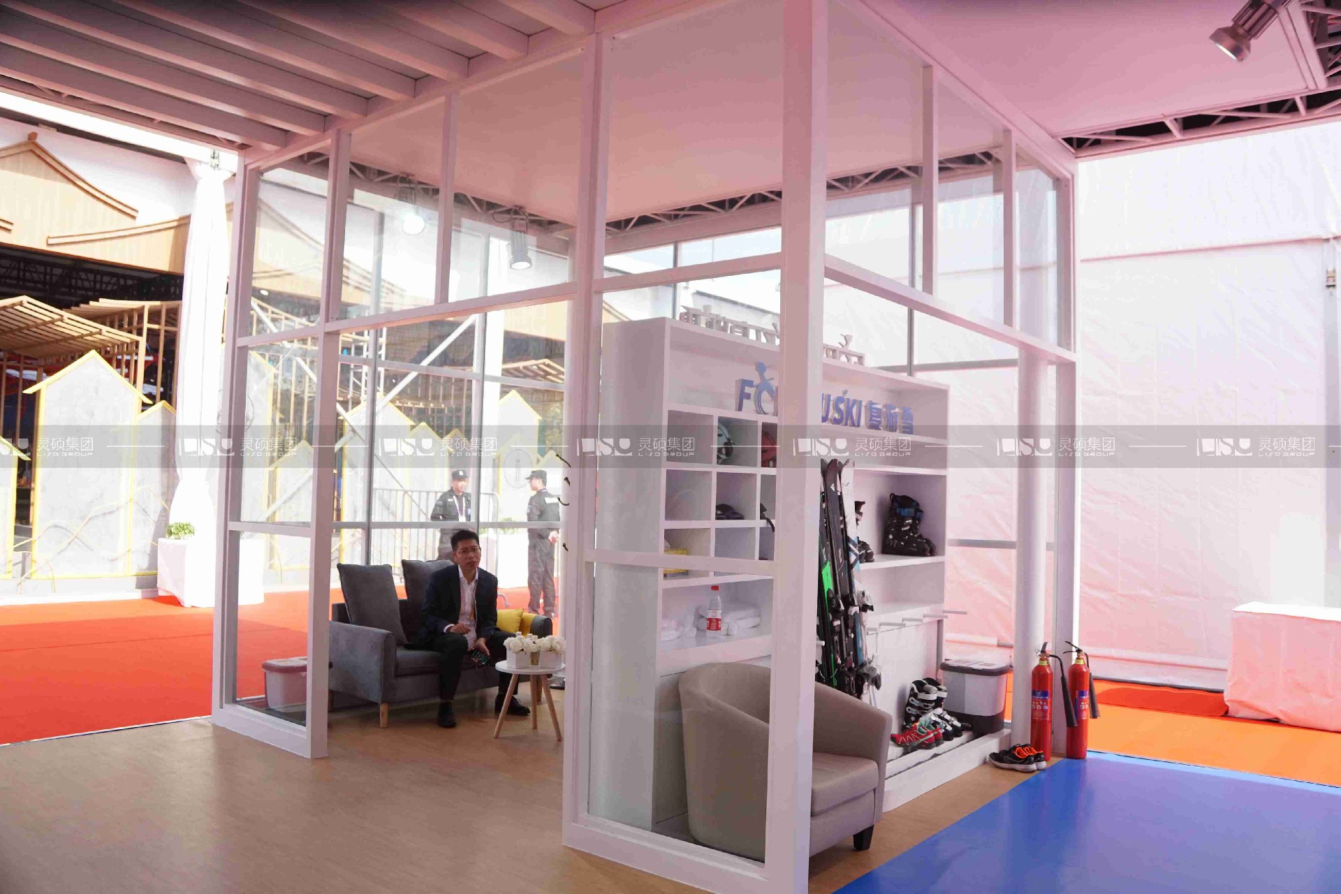 復(fù)星旅文-2019年上海展會展臺設(shè)計案例