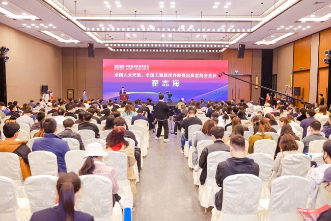 開展第一天！CCE素博會(huì)盛裝啟幕，萬人齊聚南京國(guó)展中心