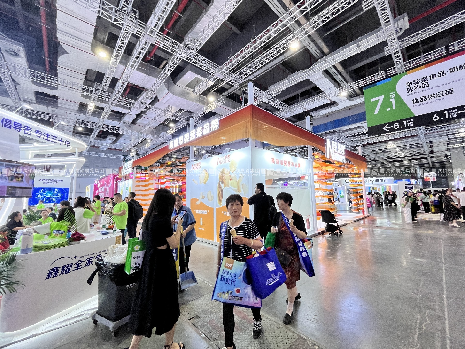 CBME孕嬰童展展臺(tái)搭建案例-紐曼思