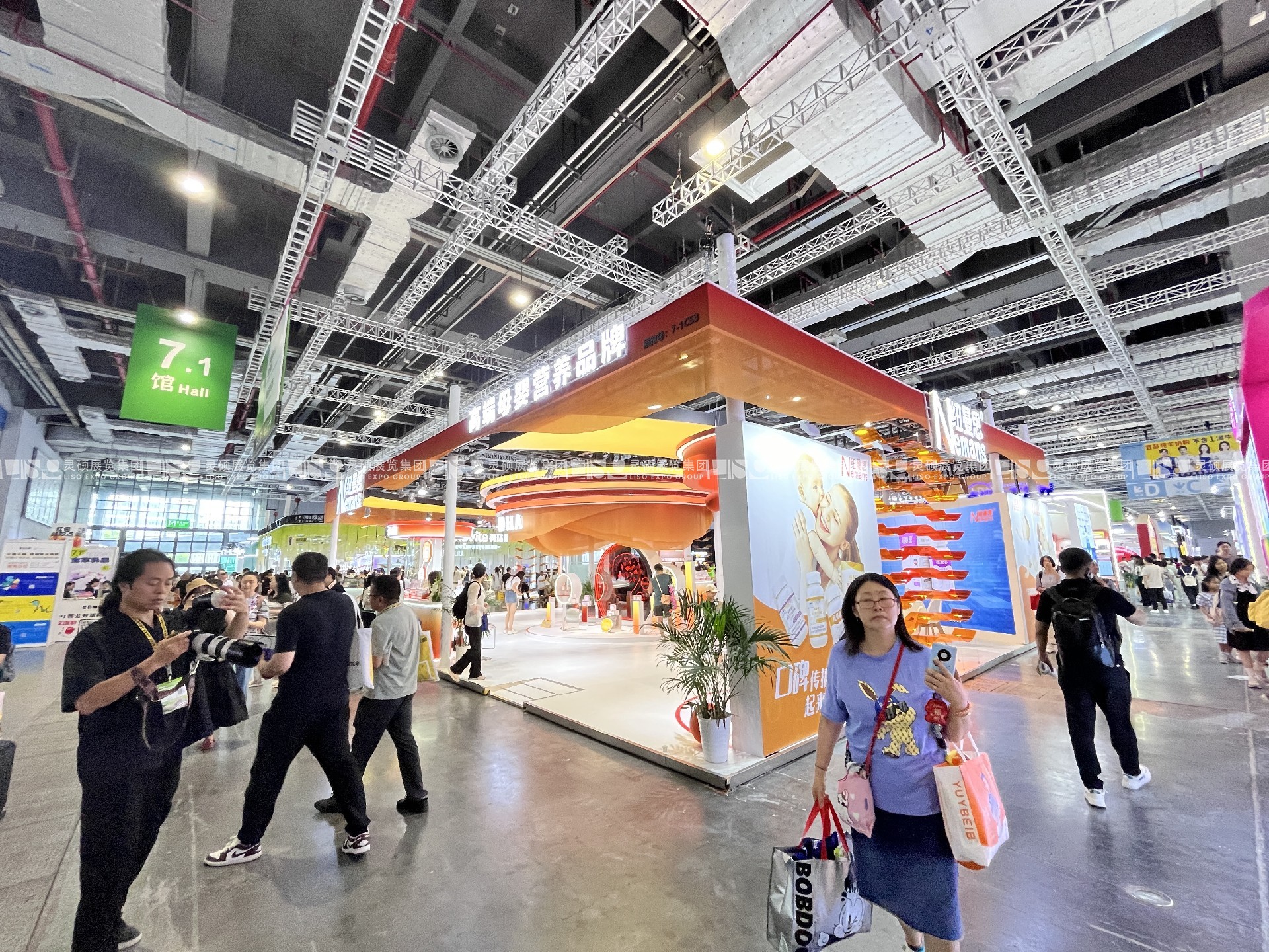 CBME孕嬰童展展臺(tái)搭建案例-紐曼思